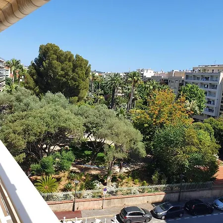 2 Piece 53m2 Avec Terrasse 15m2 à 150metres De La Plagede Les Pins